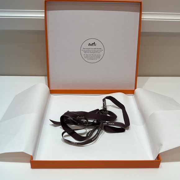 Hermès Orange scarf, baby towel, Gift Box with Ribbon, brand new. - Picture 6 of 9